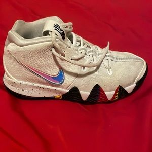 Kyrie 4